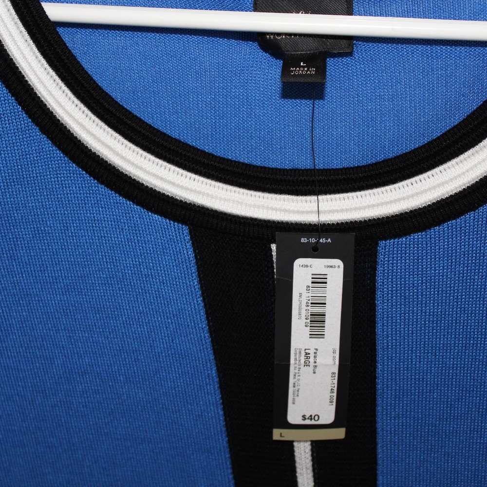 Blouse - Picture 2 of 3